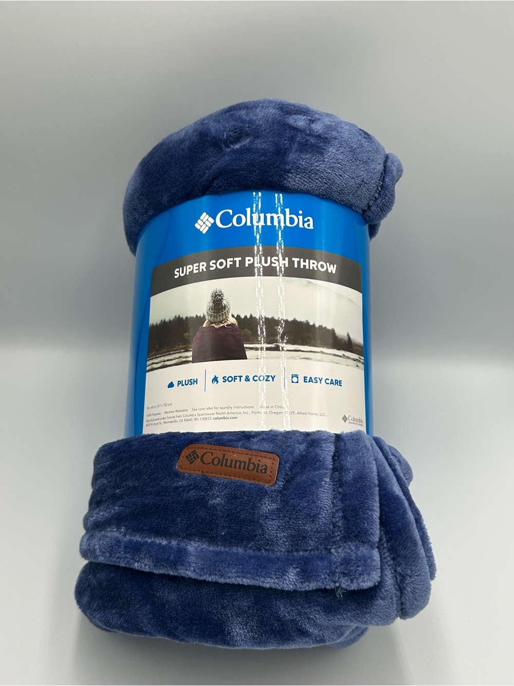 New Columbia Super Soft Plush Throw Blue Size 50” X 60” NWT